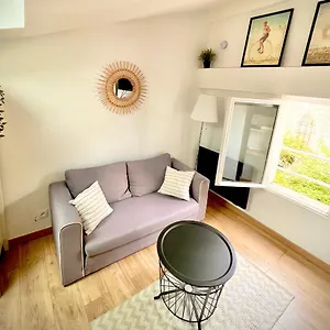 https://charmant-studio-centre-historique-carmes.fr-provencehotel.com